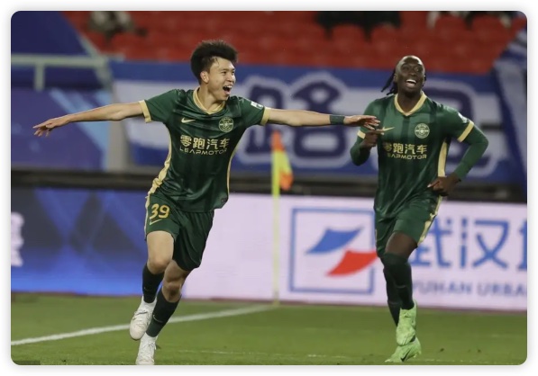 王钰栋处子球+造乌龙 浙江4-0送三镇3连败 